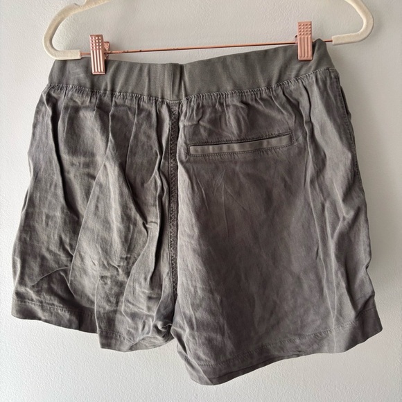 Faherty Arlie Day linen blend Short In Olive Green S L NWT - Picture 5 of 11